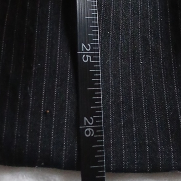 New York and Company Women's Black and White Striped Blazer Jacket. Size 8 - Picture 6 of 8